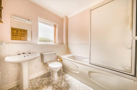 Bedroom 2 Ensuite