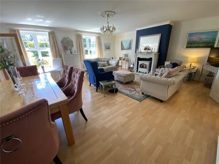 Dining/Sitting Room