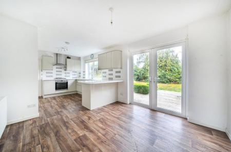 Kitchen/Dining