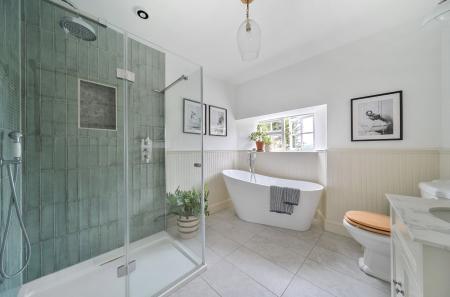 En Suite Bathroom