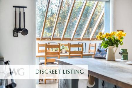 Discreet Listing