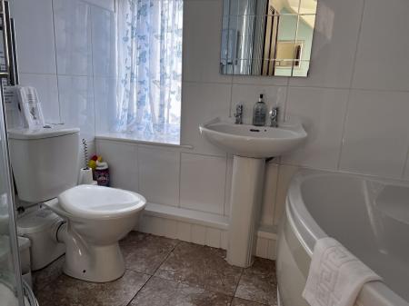 En-Suite Bathroom