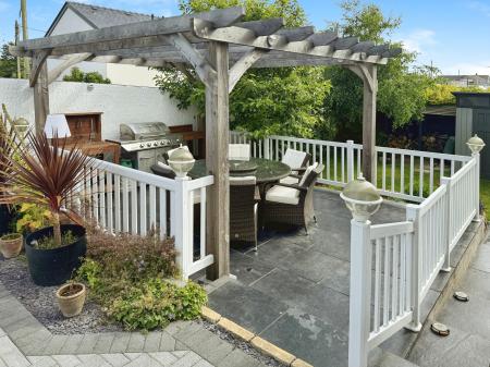 BBQ / Seating Area