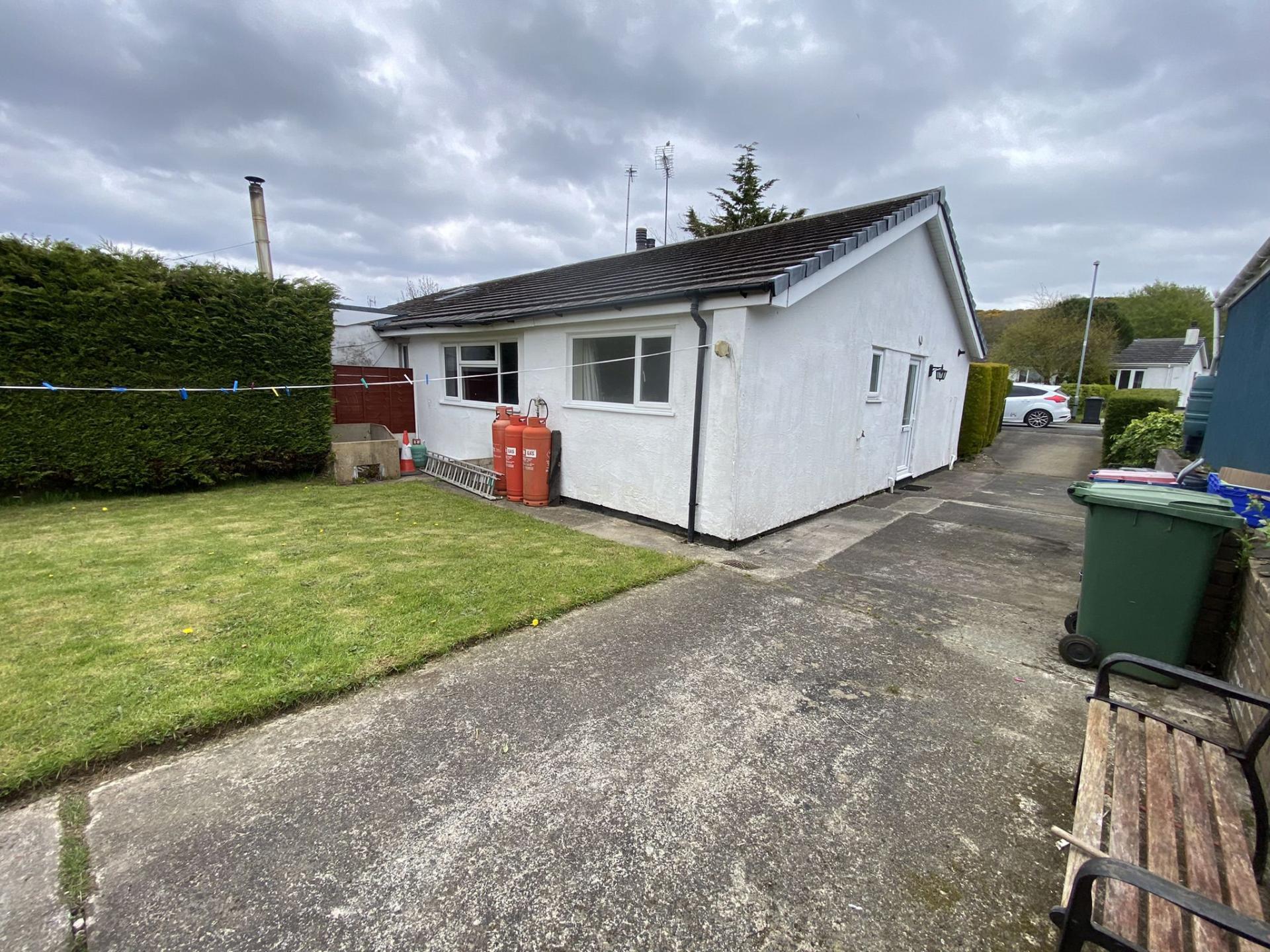 2 bedroom Bungalow for sale in Pentraeth