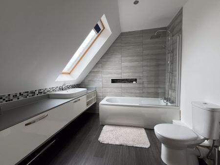 Bedroom One's En Suite