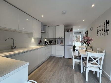 Kitchen/Dining Room