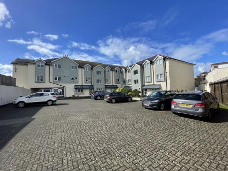 6 Pen Llanw / Tides Reach