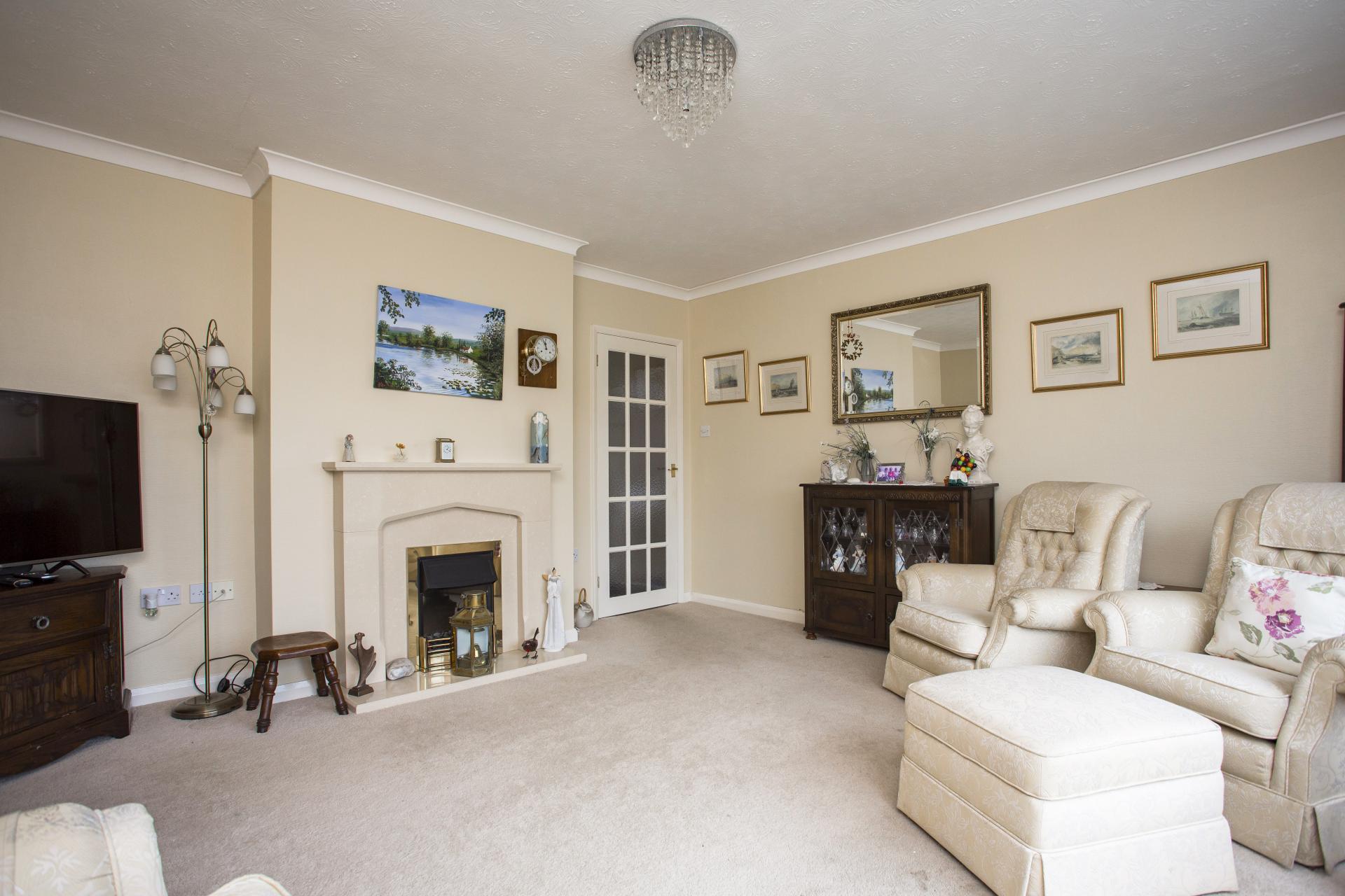 2 bedroom Detached Bungalow for sale in Heathfield