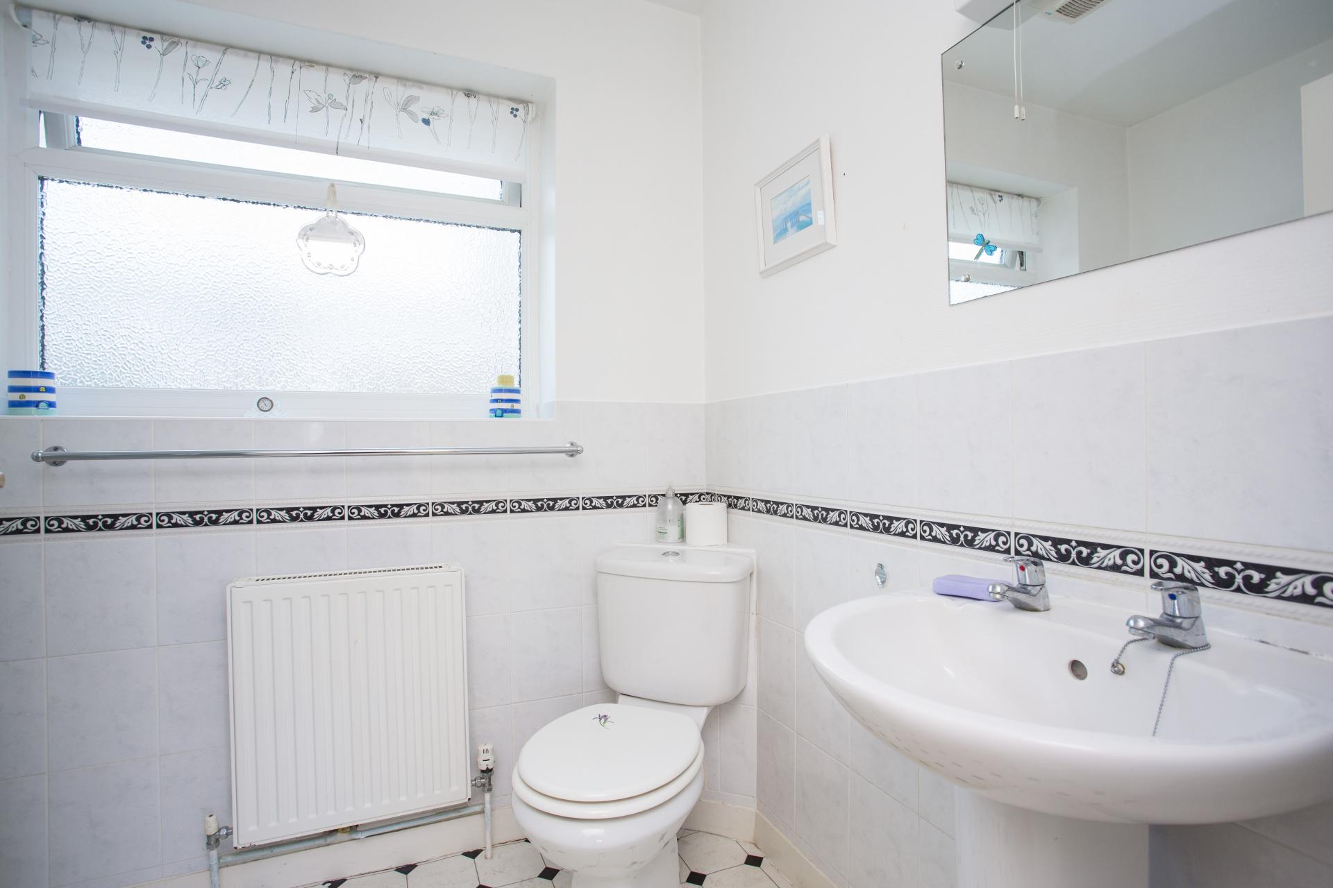 2 bedroom Detached Bungalow for sale in Heathfield