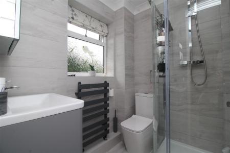 ensuite shower room.JPG