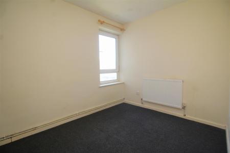 bedroom 2 .JPG