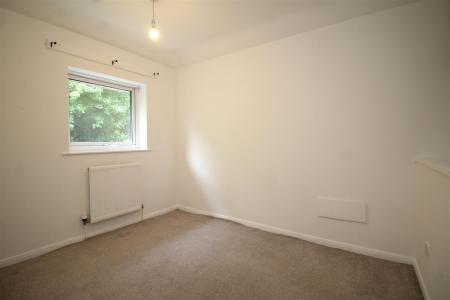 bedroom 2 .JPG