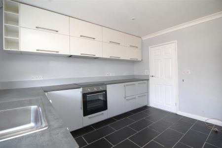 kitchen 2 .JPG