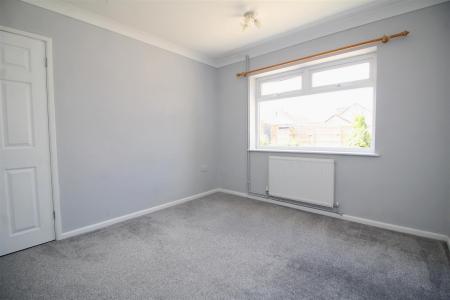 bedroom 2 .JPG