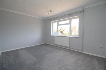bedroom 1 .JPG