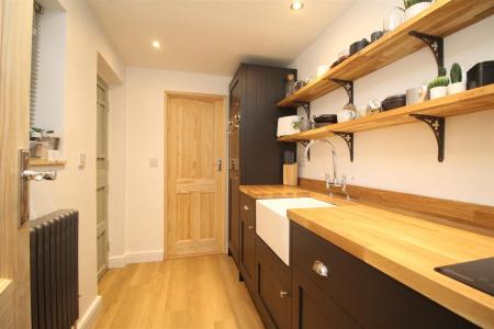 kitchen 1 .JPG