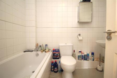 bathroom .JPG
