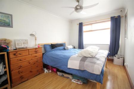 bedroom 1 .JPG