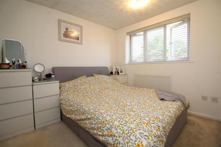 bedroom 1 .JPG