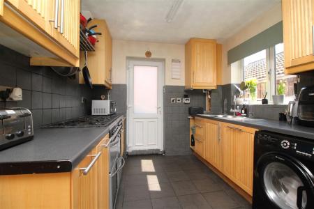 kitchen 1 .JPG