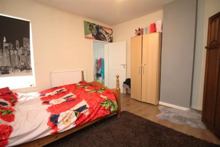 bedroom 2 .JPG