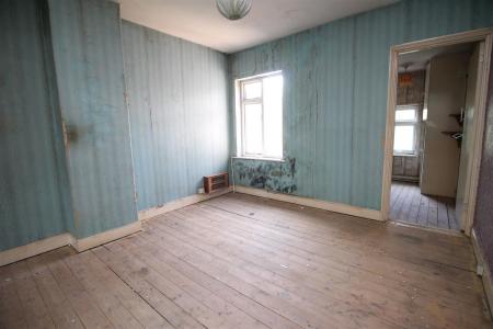 bedroom 2 .JPG