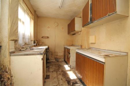 kitchen 1 .JPG