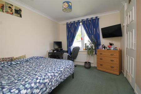 bedroom 2 .JPG