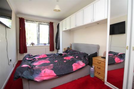 bedroom 1 .JPG