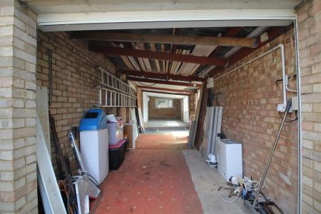 garage 1 .JPG