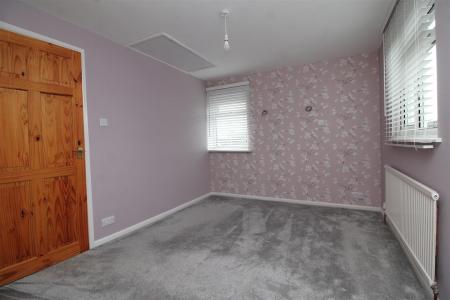 bedroom 2 .JPG