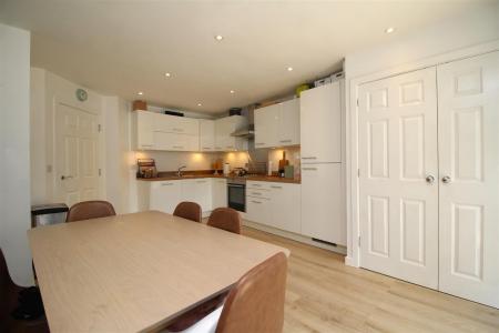 kitchen diner 2.JPG