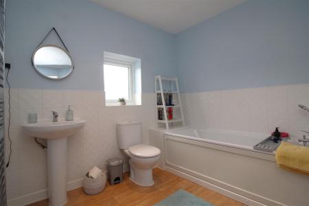 bathroom .JPG
