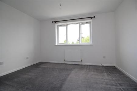 bedroom 1 .JPG