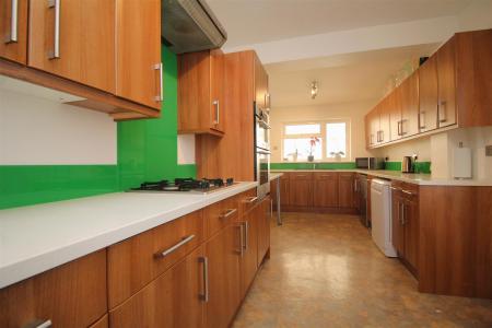 kitchen 1 .JPG