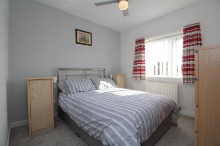 bedroom 2 .JPG