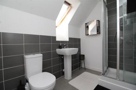 ensuite.JPG