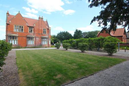 communal gardens image 2 .JPG