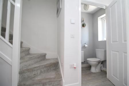 hallway WC.JPG