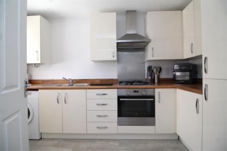 kitchen 2 .JPG