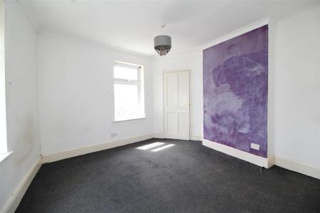 bedroom .JPG