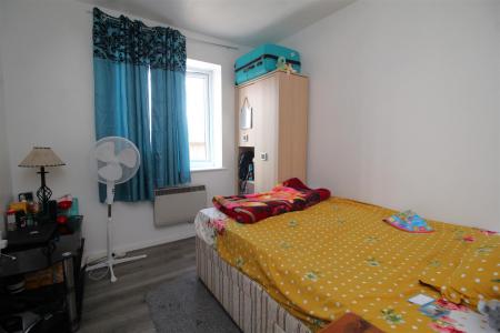 bedroom 2 .JPG