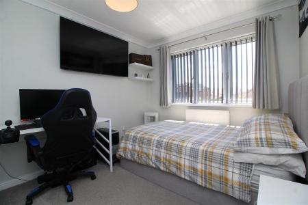 bedroom 2.JPG