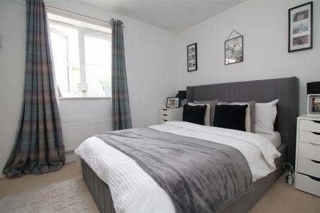 bedroom 1 .JPG