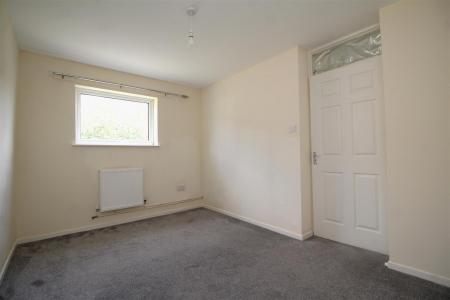 bedroom 1.JPG