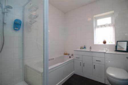 bathroom .JPG