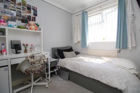 bedroom 3.JPG