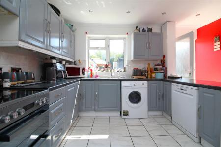 kitchen 1 .JPG