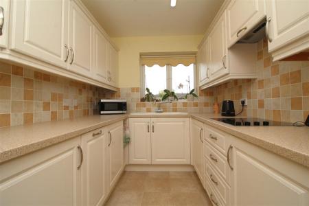 kitchen 2 .JPG