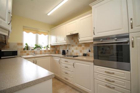 kitchen 1 .JPG